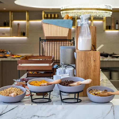 Hotel Crowne Plaza Constanta - By Ihg 4*