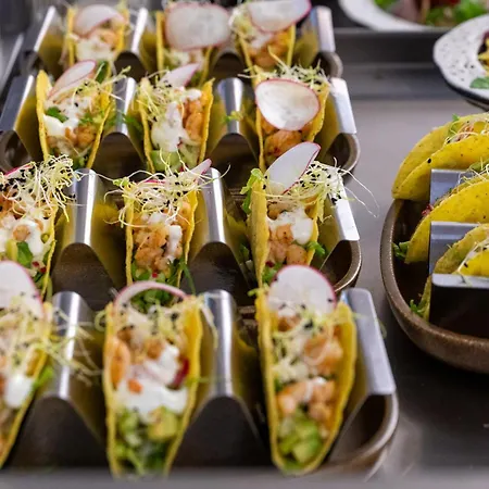 Crowne Plaza Constanta - By Ihg Hotell