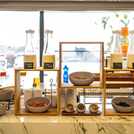 Crowne Plaza Constanta - By Ihg 4*