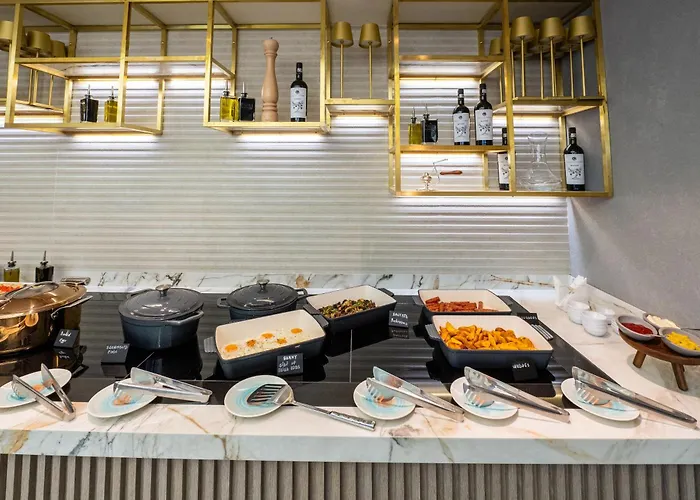 Hotel Crowne Plaza Constanta - By Ihg 4*